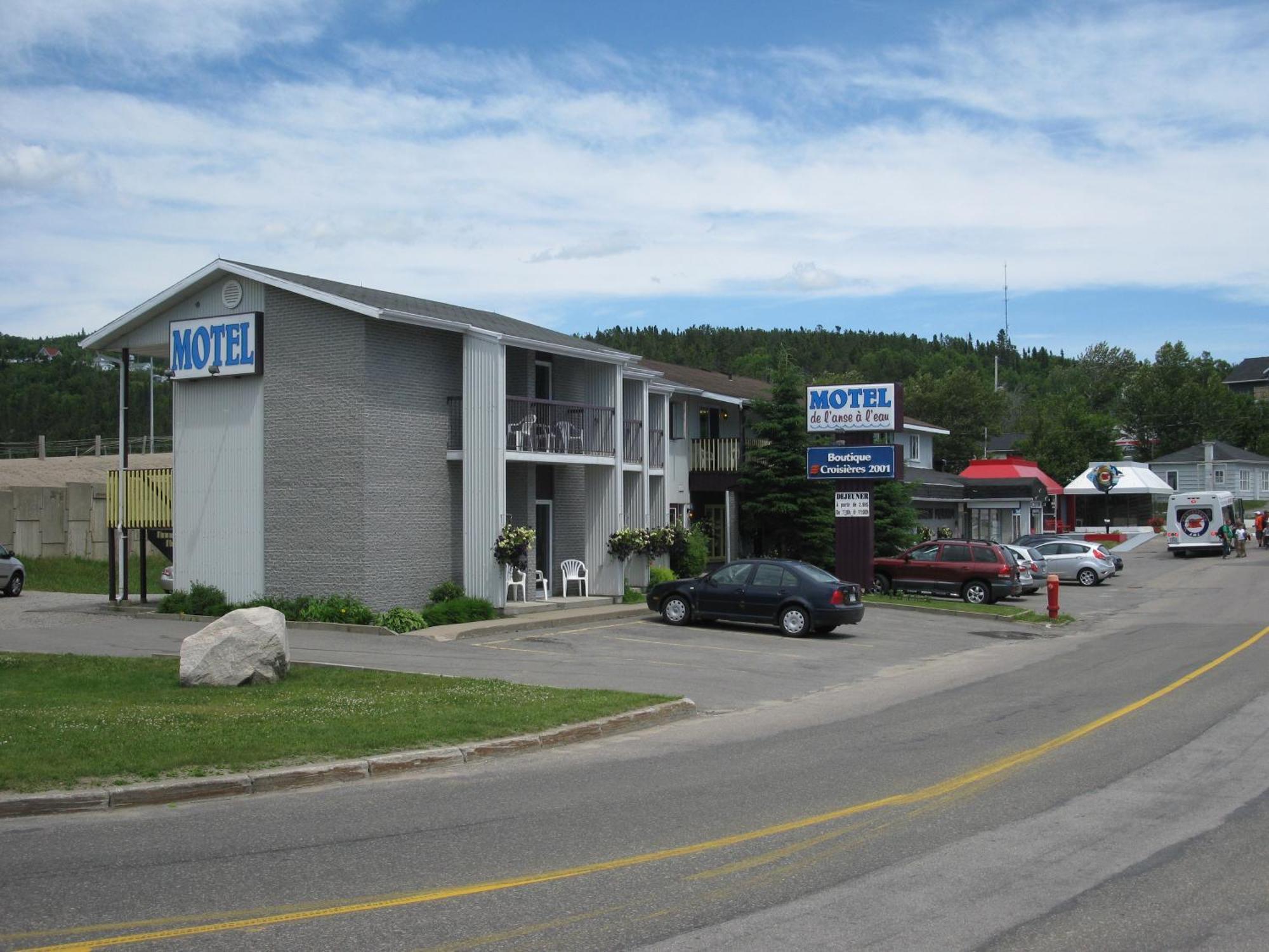 Motel De L'Anse A L'Eau Tadoussac Exteriör bild